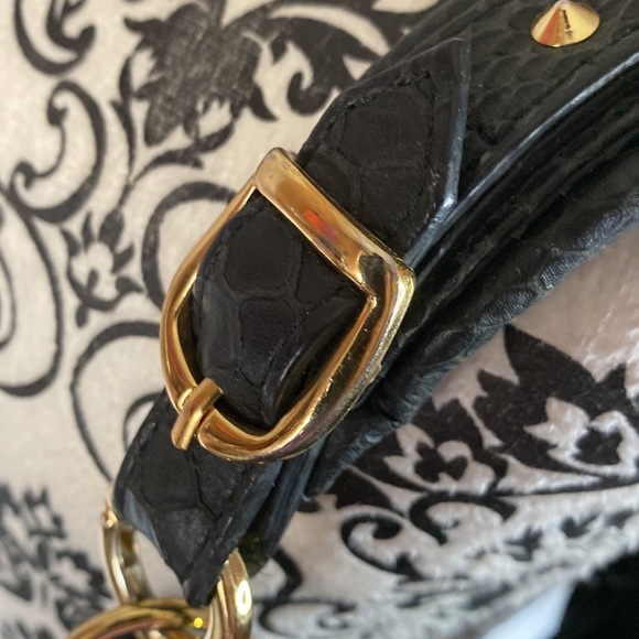 CC sky hobo black leather snakeskin zippers on the side with gold trim. - Picture 2 of 7